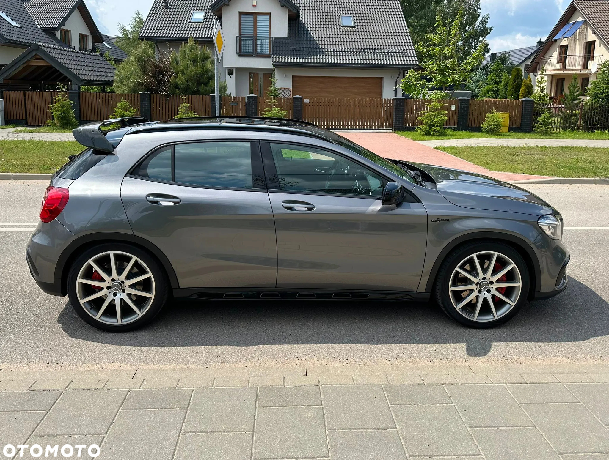Mercedes-Benz GLA 45 AMG 4-Matic Edition 1 - 7
