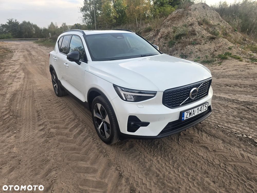 Volvo XC 40 B3 Plus Dark - 4