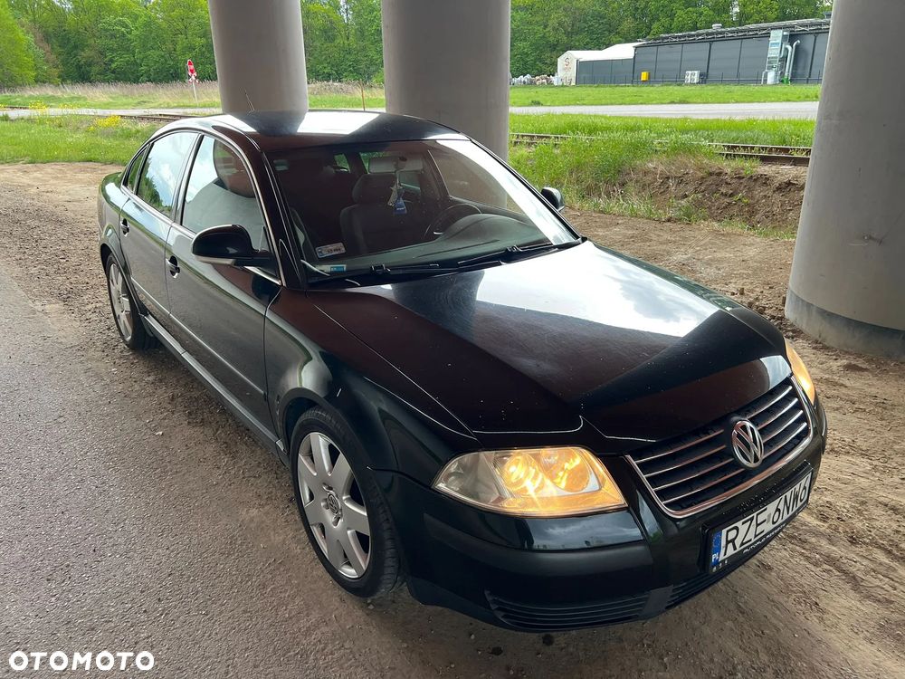 Volkswagen Passat 1.9 TDI Highline - 2