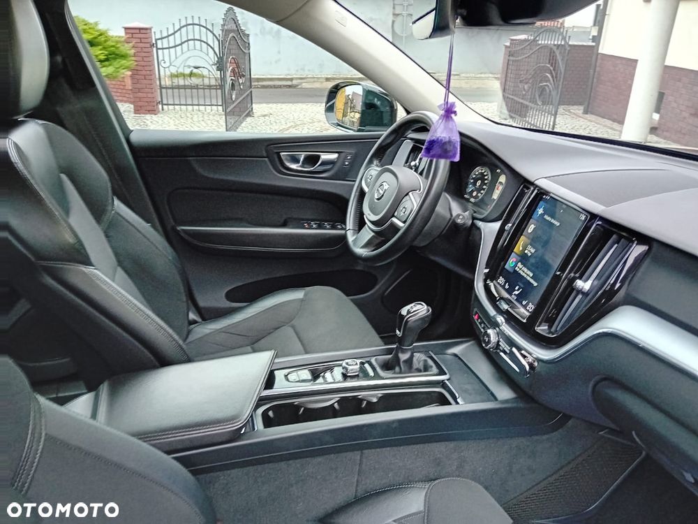 Volvo XC 60 D3 Momentum Pro - 23