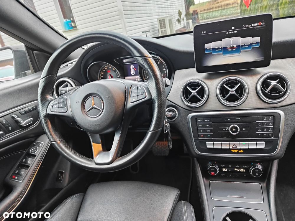Mercedes-Benz CLA 250 7G-DCT UrbanStyle Edition - 12