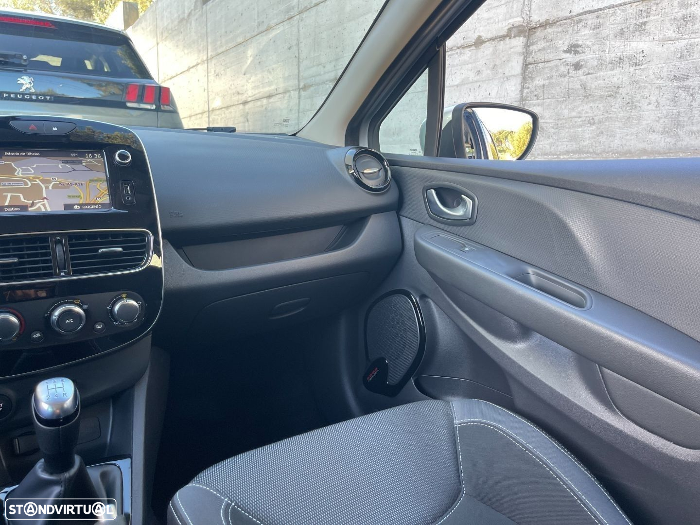 Renault Clio Sport Tourer 1.5 dCi Limited - 29