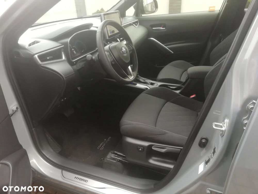 Toyota Corolla Cross - 12