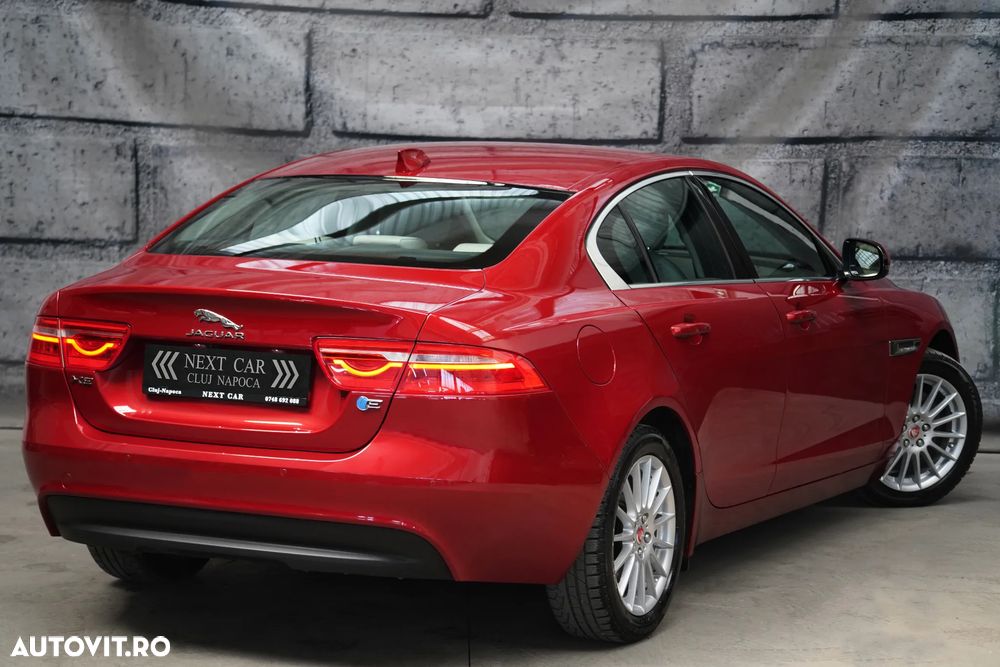 Jaguar XE 2.0 Portfolio - 3