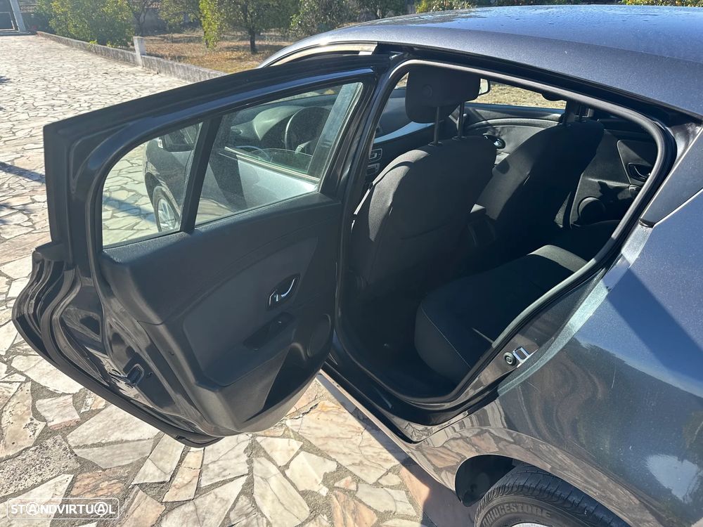 Renault Mégane 1.5 dCi Comfort SS - 23