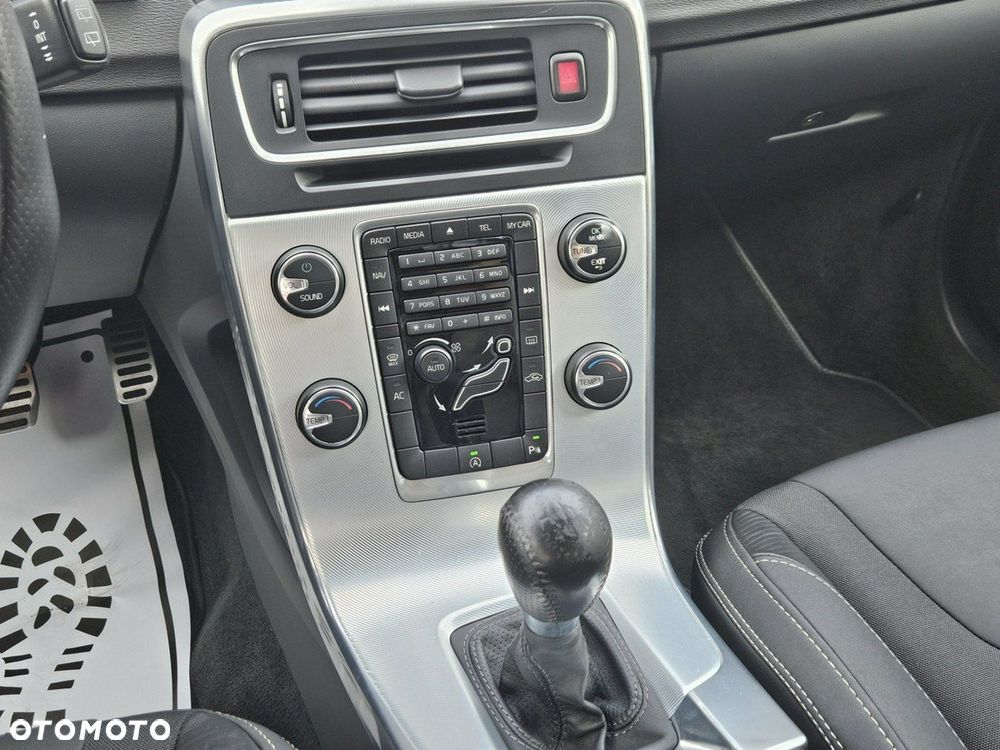 Volvo V60 D4 R-Design Momentum - 28