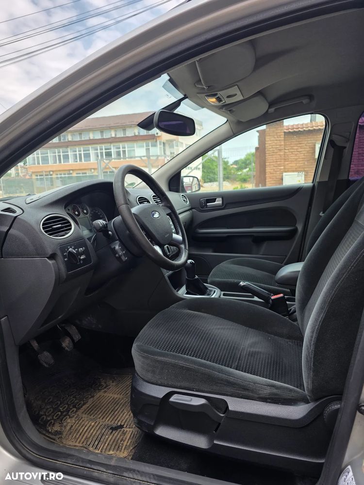 Ford Focus 1.6 TDCi Ghia - 13