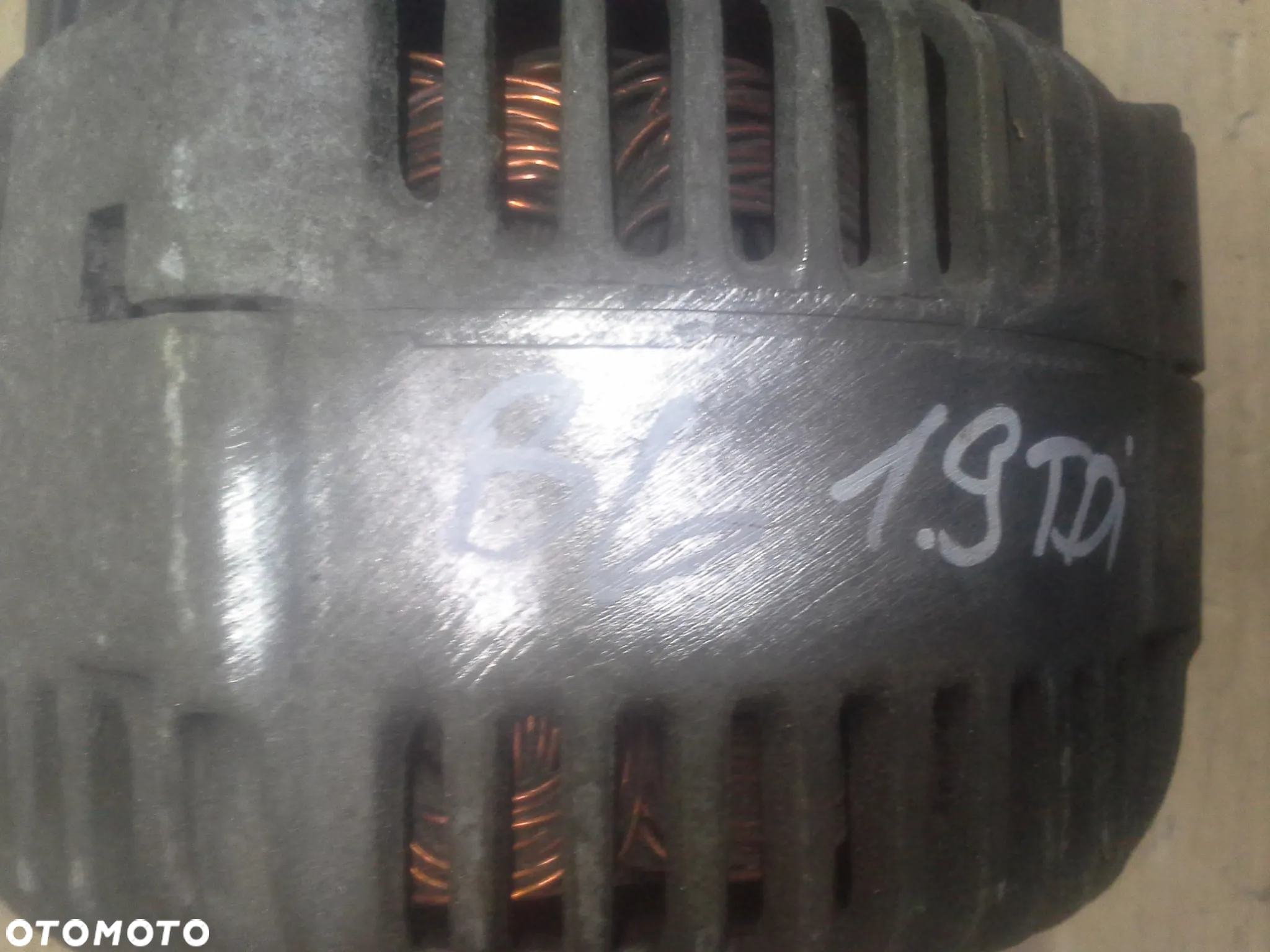 Volkswagen Passat B6 1.9 TDi alternator Valeo 180 Amper 021903026L  TG17C019 2542783C - 12