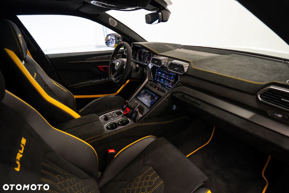 Lamborghini Urus - 13