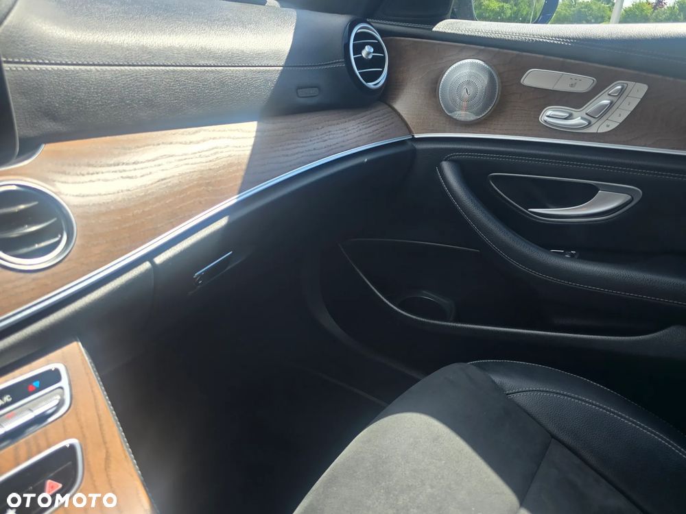 Mercedes-Benz Klasa E 220 d 4-Matic AMG - 21