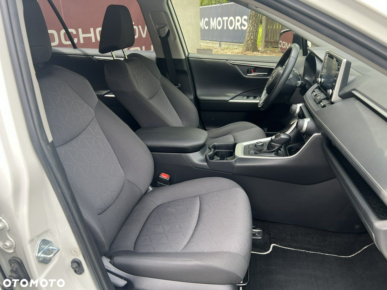 Toyota RAV4 - 16