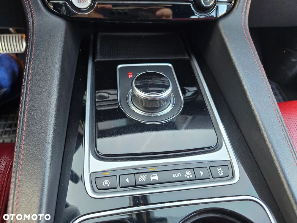 Jaguar F-Pace 20d AWD R-Sport - 26