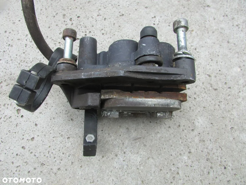 Gilera RC 125 Arizona zacisk hamulcowy przód - 2