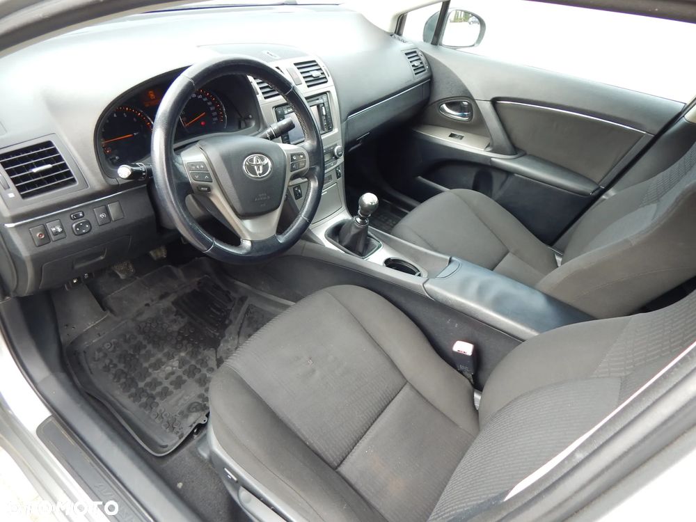 Toyota Avensis 1.8 Sol NAVI - 15
