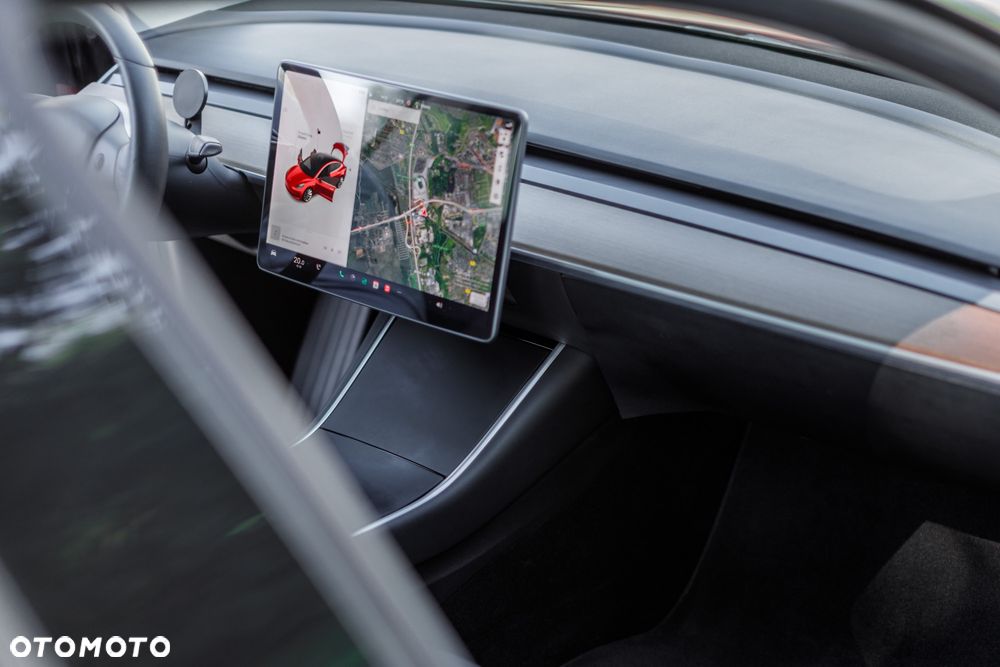 Tesla Model 3 - 23