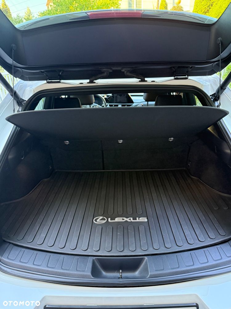 Lexus UX 250h GPF F Sport Edition AWD - 26
