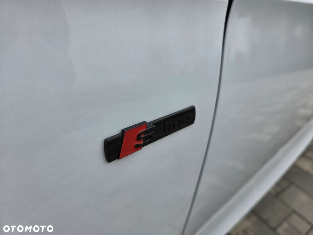 Audi A1 3-drzwiowe 1.2 TFSI S line edition m S line Sportpaket - 4