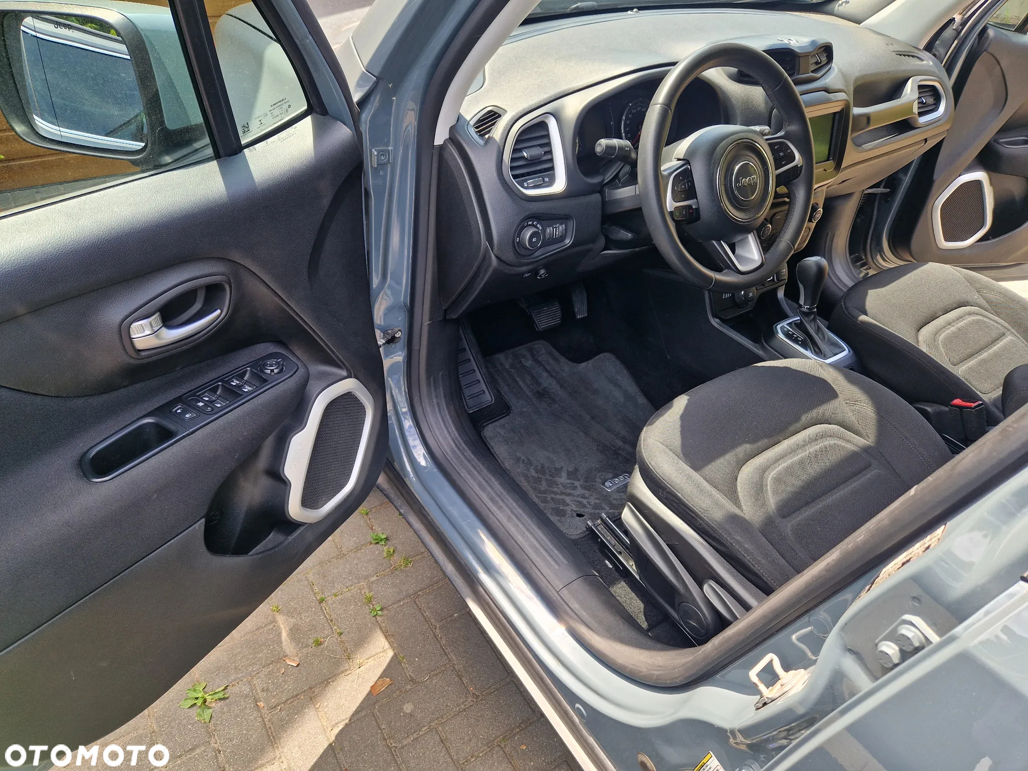Jeep Renegade - 12