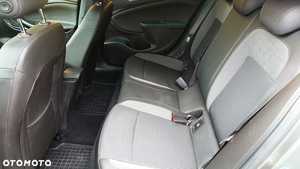 Opel Astra 1.2 T Business Elegance S&S - 10