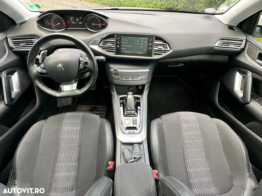 Peugeot 308 1.2L PureTech S&S EAT8 Allure - 11