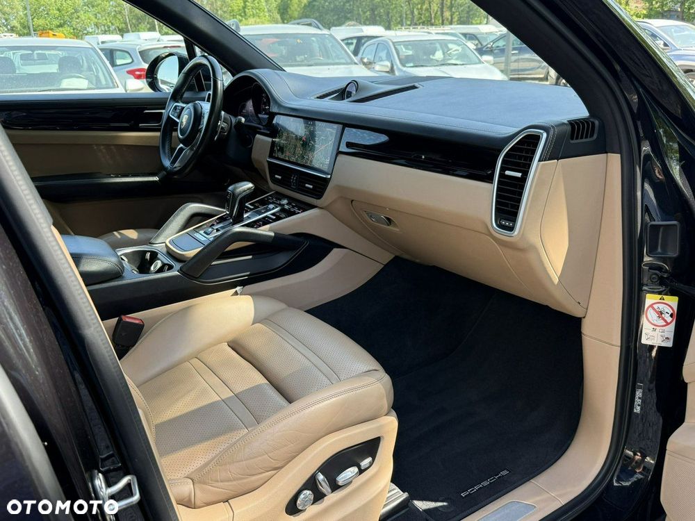 Porsche Cayenne - 19