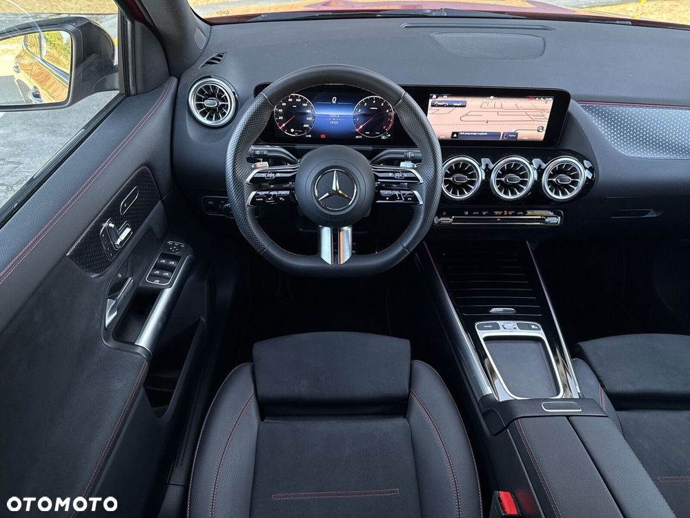 Mercedes-Benz GLA - 14