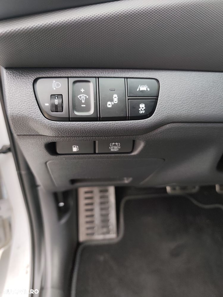 Hyundai IONIQ 141CP Exclusive - 14