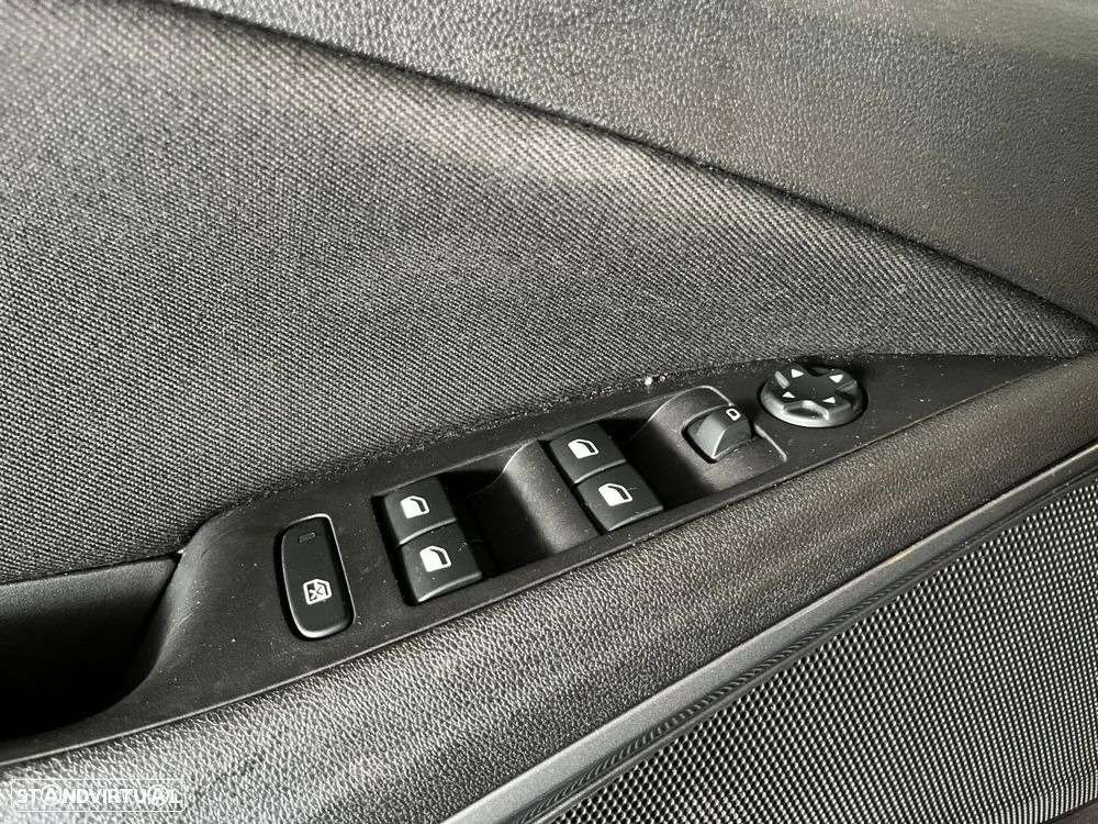 Opel Crossland 1.2 T Design & Tech - 19