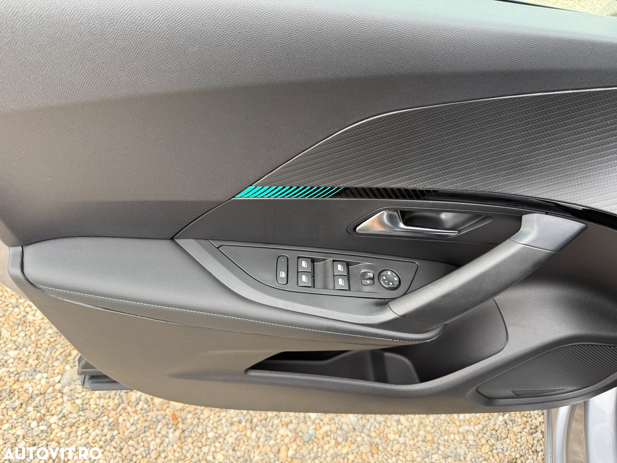 Peugeot 2008 BlueHDi 130 EAT8 Allure Pack - 30
