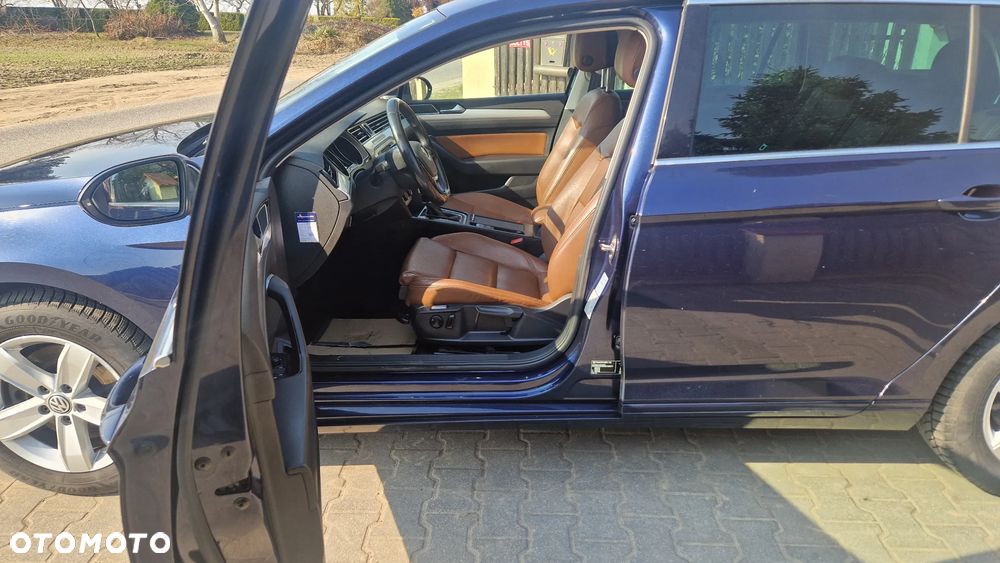 Volkswagen Passat - 11