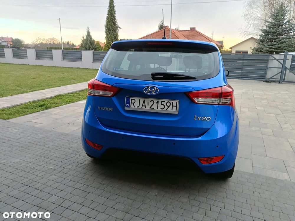 Hyundai ix20 1.4 blue - 17