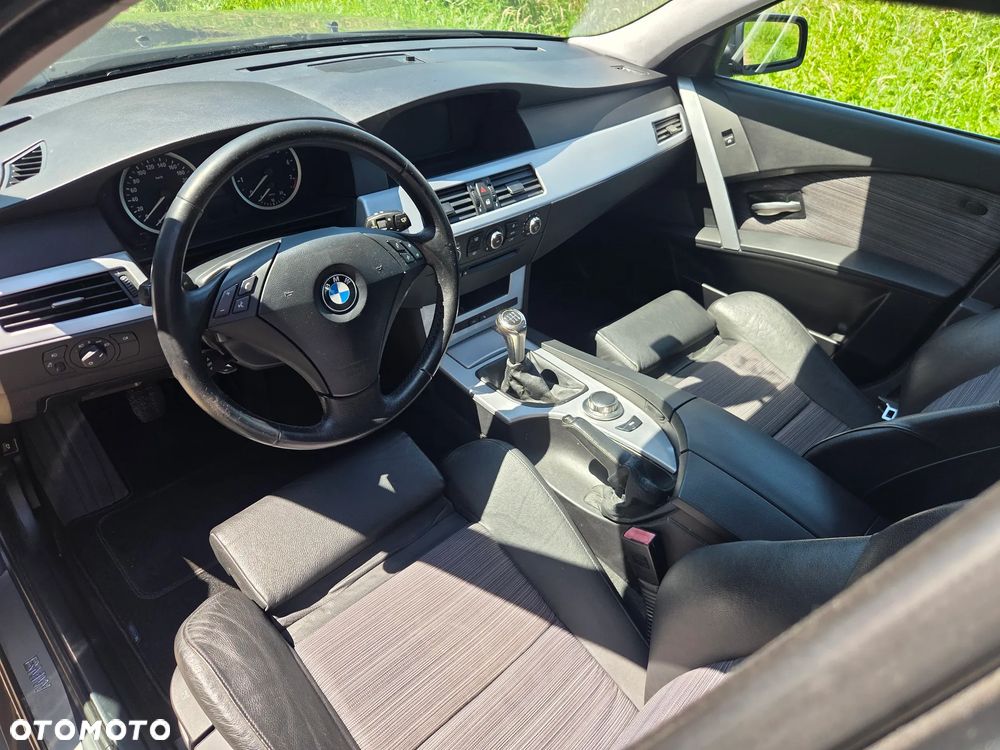 BMW Seria 5 525xi - 6