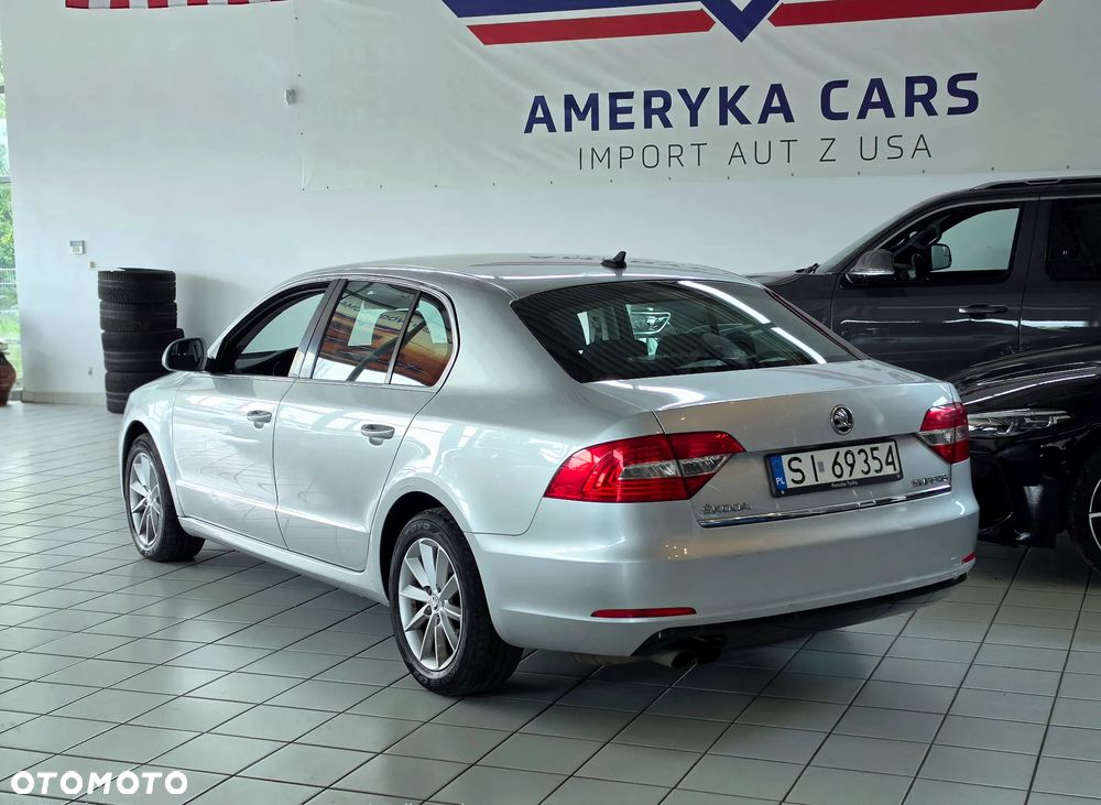 Skoda Superb 2.0 TDI Elegance DSG - 6