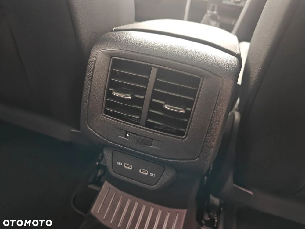 Volkswagen T-Roc 1.5 TSI R-Line - 35