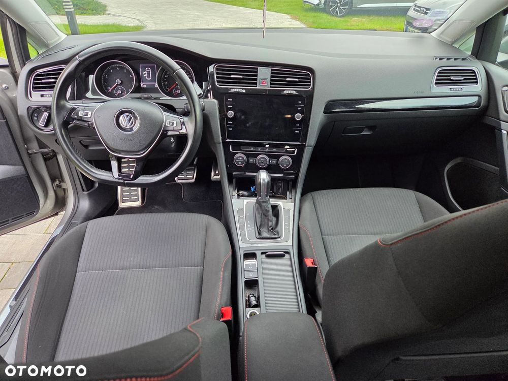 Volkswagen Golf - 16