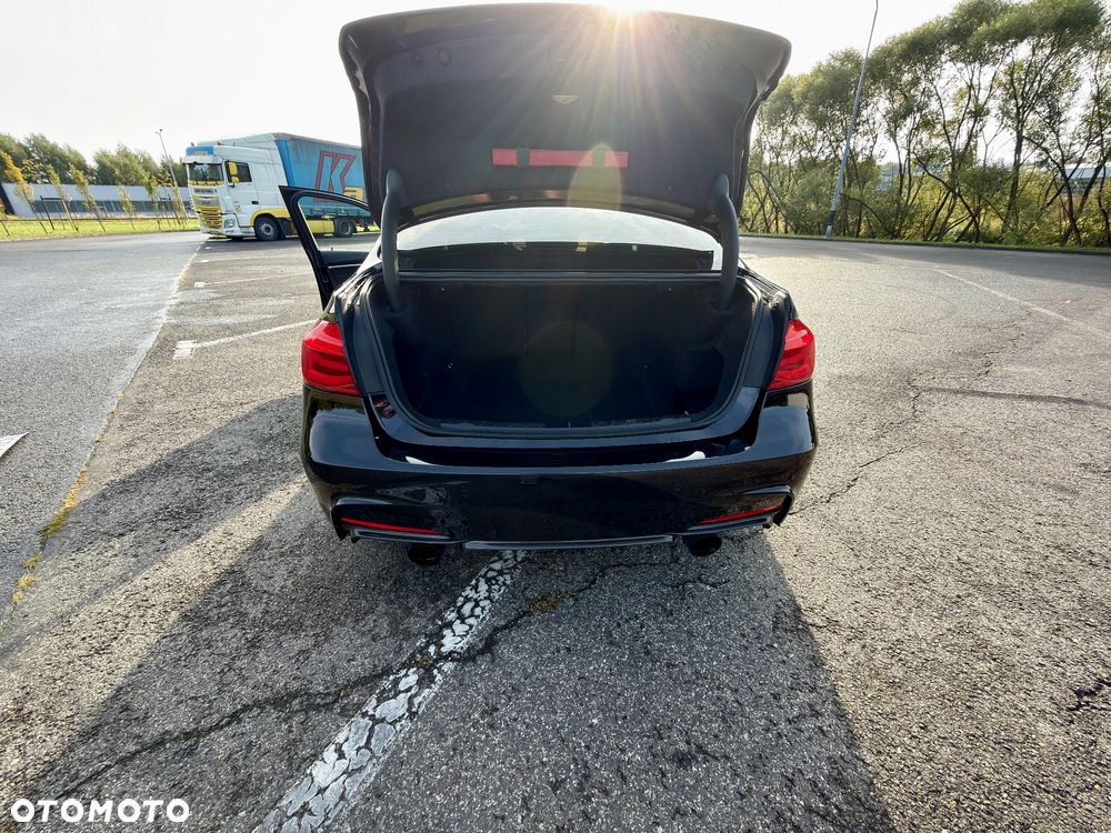 BMW Seria 3 340i xDrive M Sport Shadow sport - 30