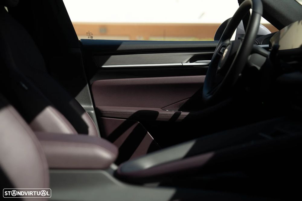 Porsche Macan Electric 4 - 35