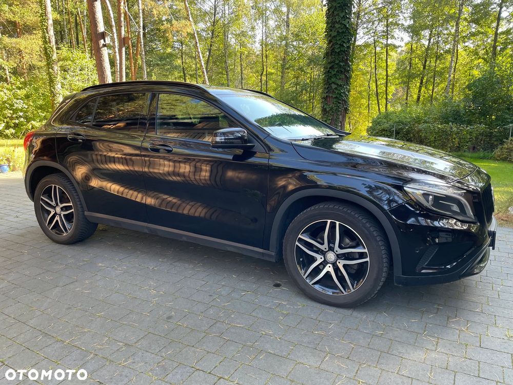 Mercedes-Benz GLA - 11