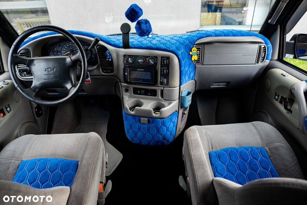 Chevrolet Astro - 26