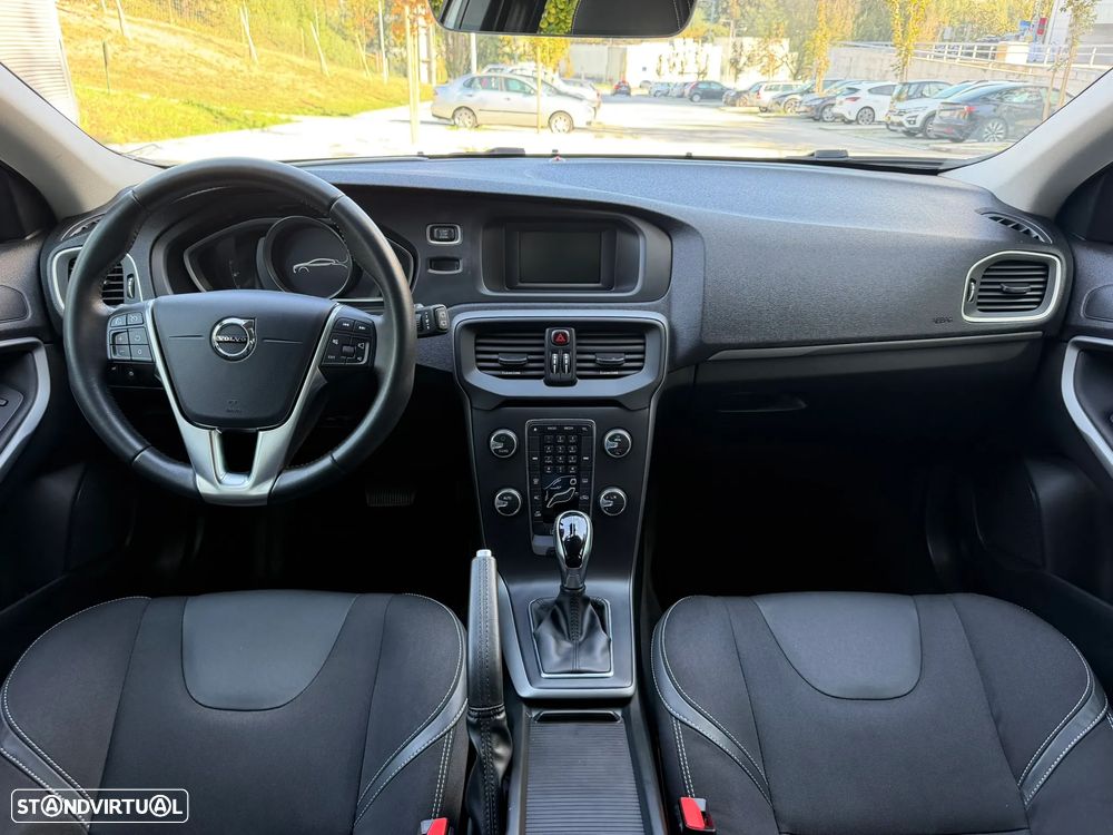 Volvo V40 2.0 D3 Momentum Geartronic - 7