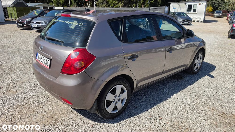 Kia Ceed 1.6 Crdi Comfort - 27