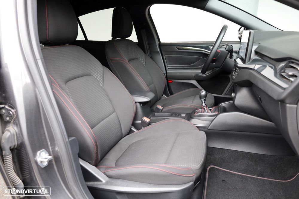 Ford Focus 1.0 EcoBoost MHEV ST-Line - 51