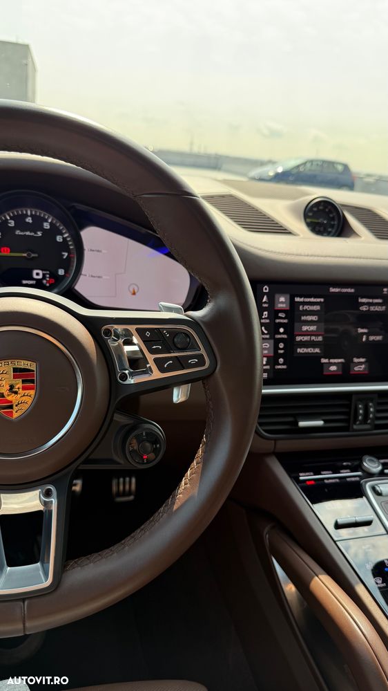Porsche Cayenne Turbo Tiptronic S - 28