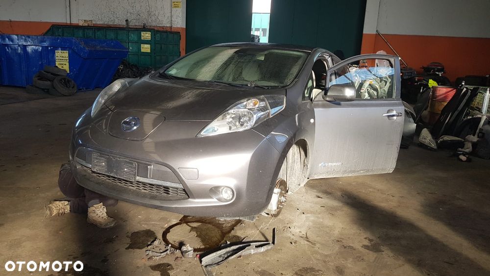 NISSAN LEAF I ZE0 MASKA POKRYWA SILNIKA KAD - 2
