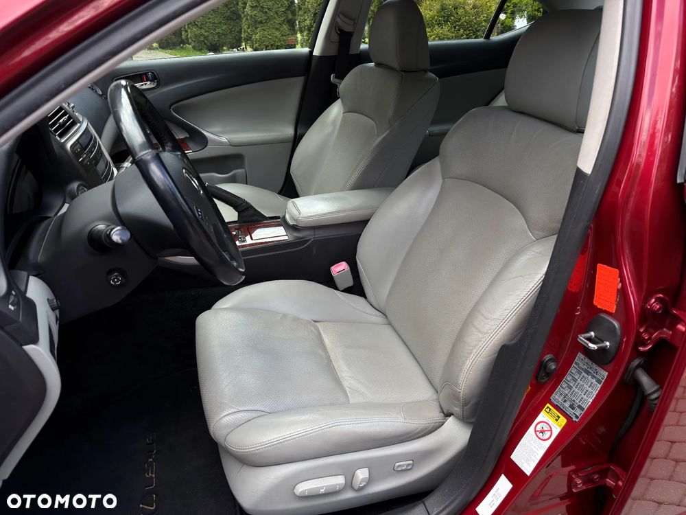 Lexus IS 250 Luxury Line - 24