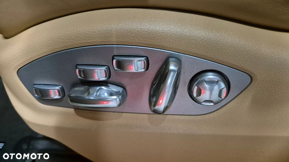 Porsche Macan Turbo PDK - 18
