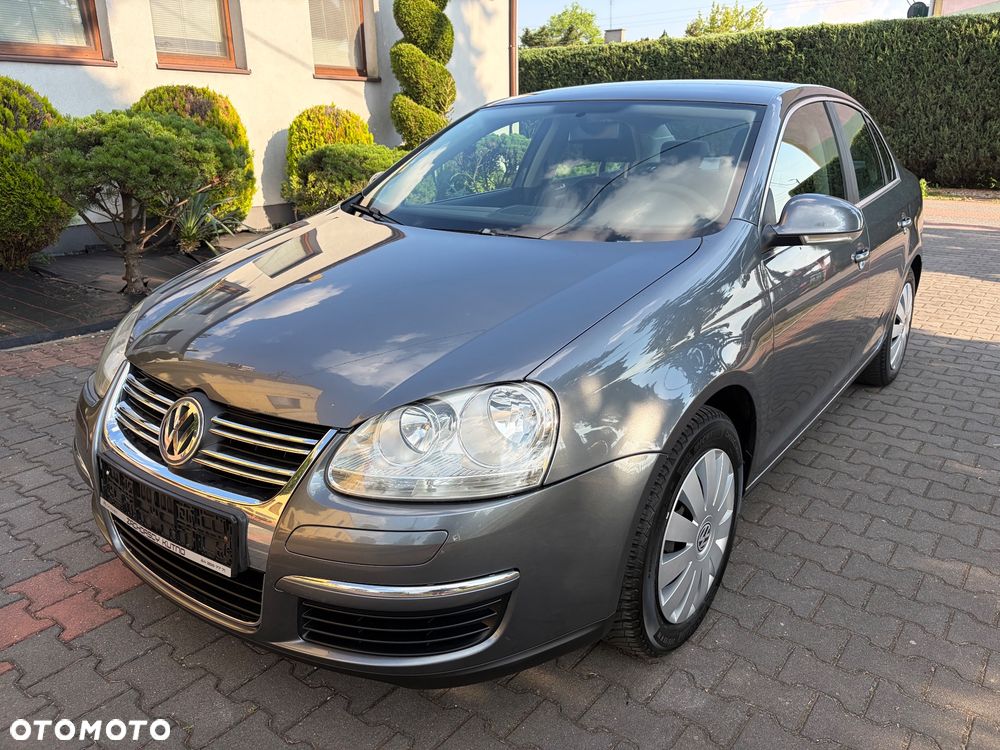 Volkswagen Jetta 1.6 Comfortline - 20