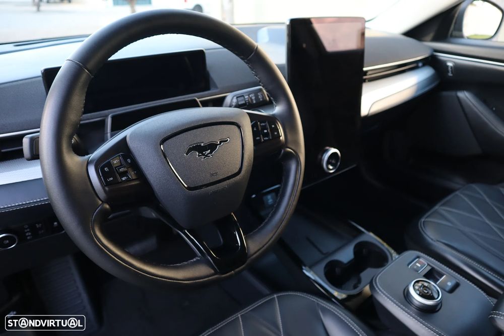 Ford Mustang Mach-E Standard - 18