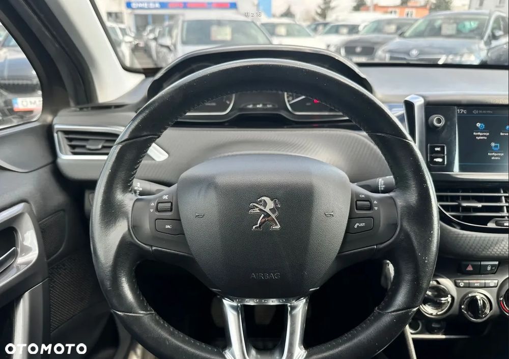 Peugeot 2008 1.2 Pure Tech Style - 11