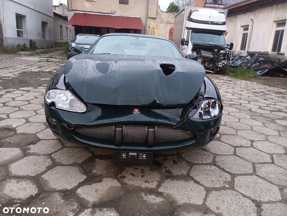 Jaguar XK XKR Coupe - 4